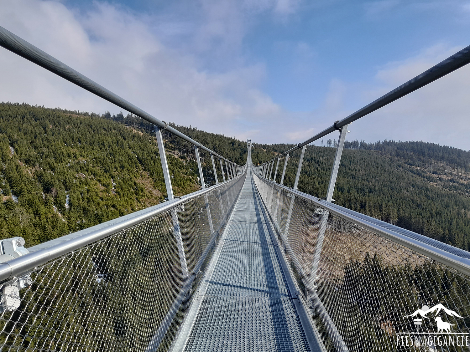 Sky Bridge i Ścieżka w Obłokach